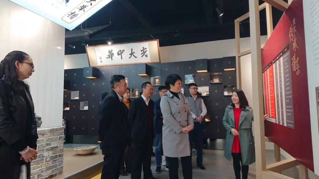 广药集团副总司理、总工程师刘菊妍一行到白云山gopay钱包调研科技质量治理事情