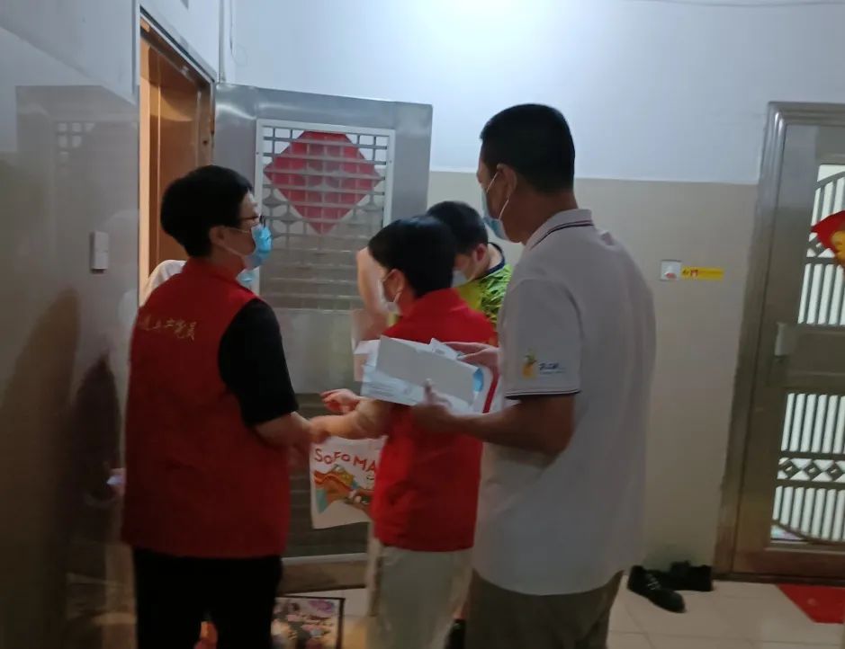 坚守本职齐继承——白云山gopay钱包公司财务职员战“疫”纪实